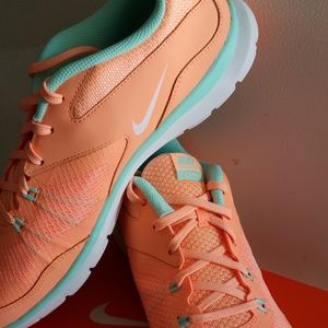 NIke Women's Cross Training 5